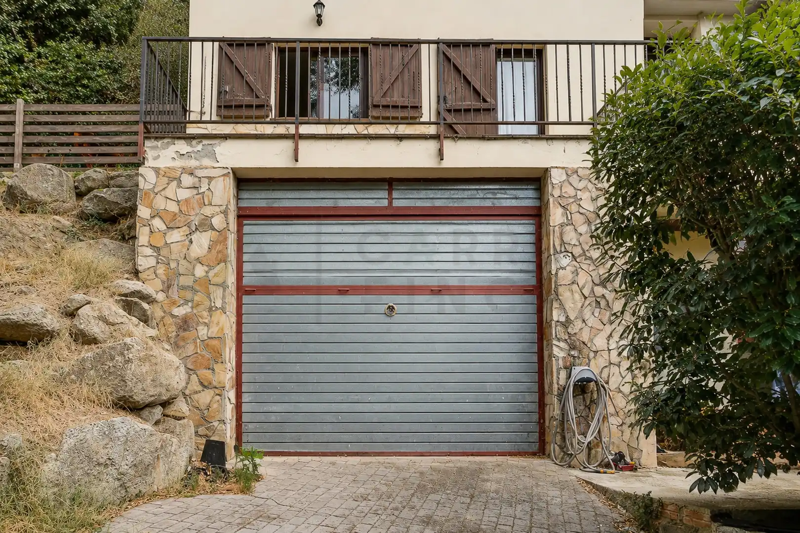 Außenansicht von Haus oder Chalet zum Verkauf in Vallgorguina mit Heizung, Privatgarten und Ofen