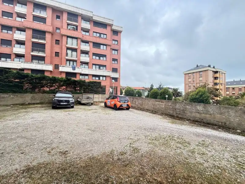 Parking de Local en venta en Santander