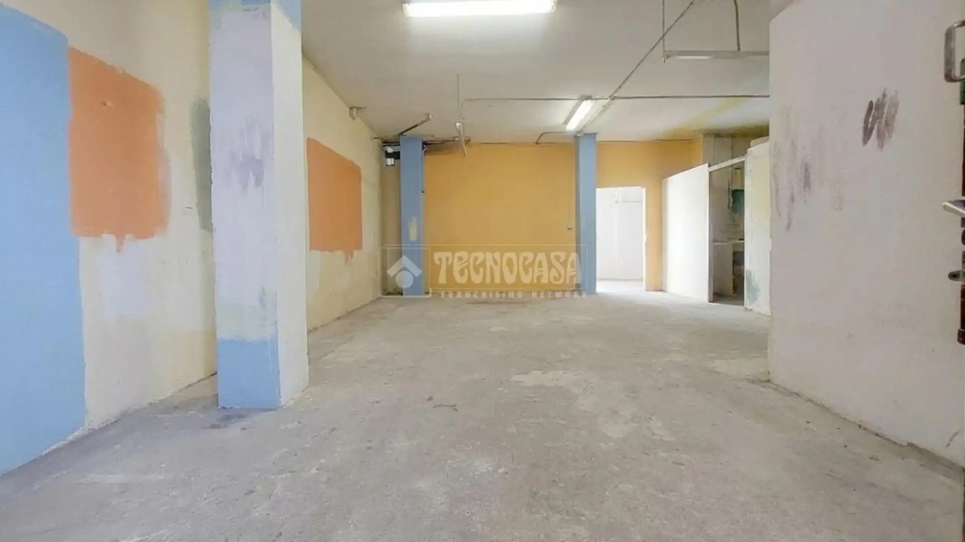 Local en venta en Valdefierro, Oliver-Valdefierro