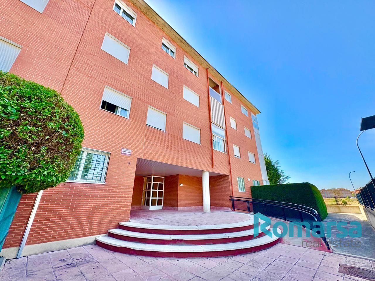 Vista exterior de Pis en venda en Ávila Capital amb Calefacció i Terrassa