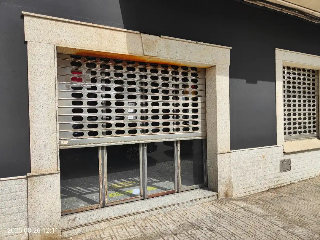 Vista exterior de Local de alquiler en Almendralejo con Aire acondicionado
