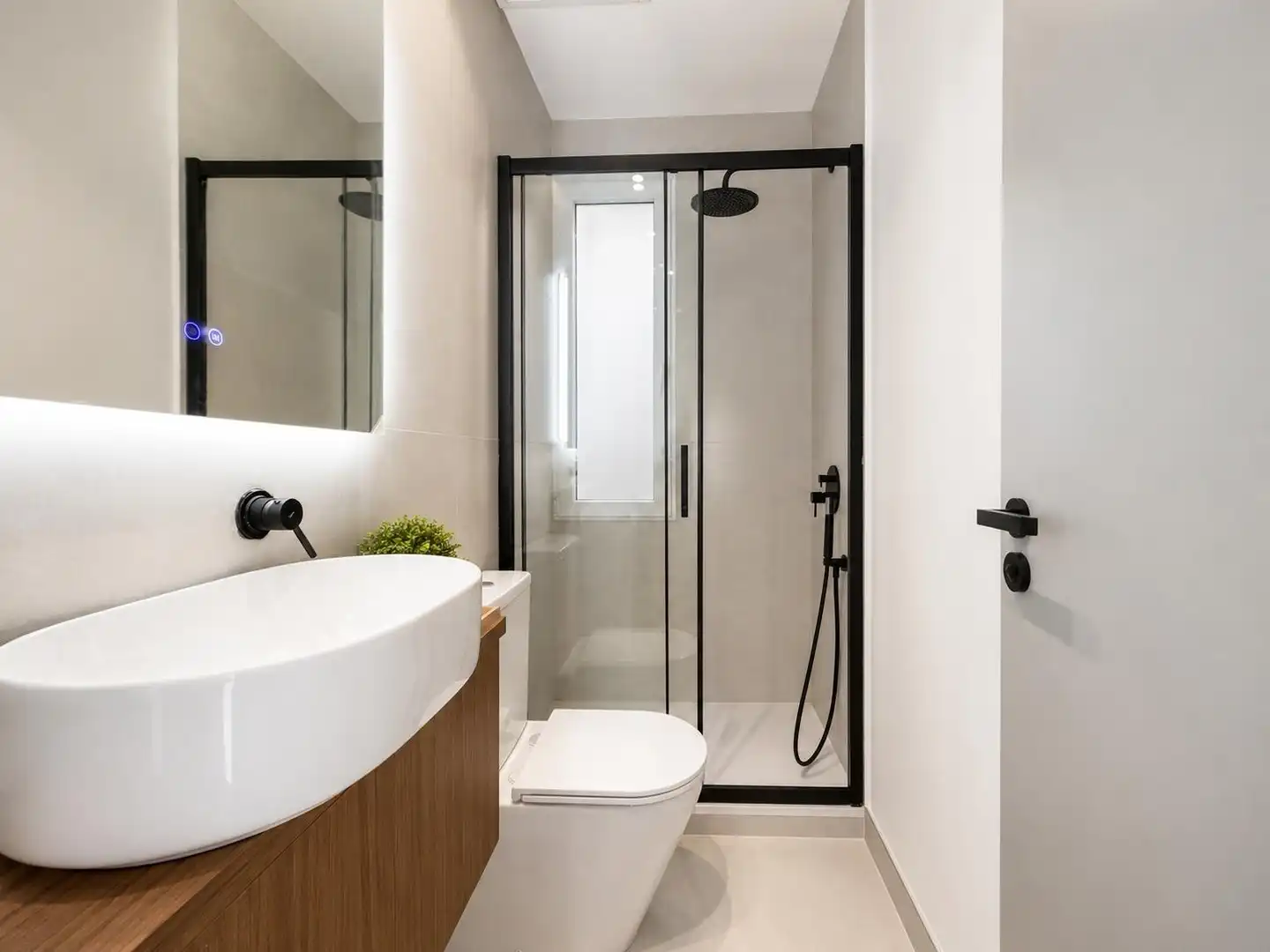 Badezimmer von Wohnung zum Verkauf in Madrid mit Klimaanlage und Heizung