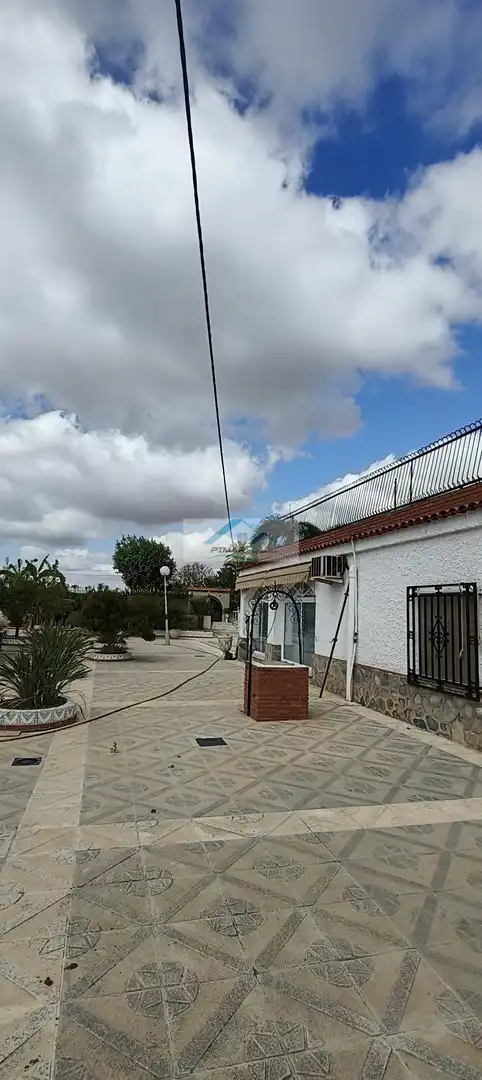 Vista exterior de Casa o xalet en venda en Elche / Elx amb Aire condicionat, Calefacció i Terrassa