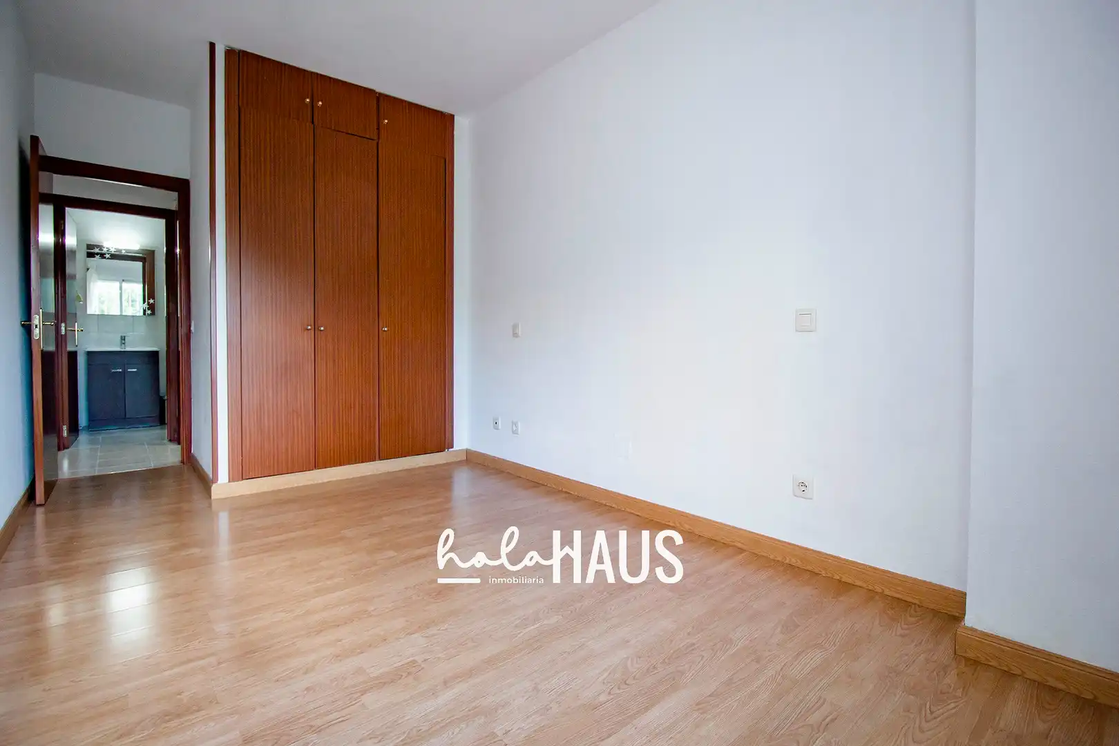 Flat for sale in Madrid  with Air Conditioner, Heating and Storage room
