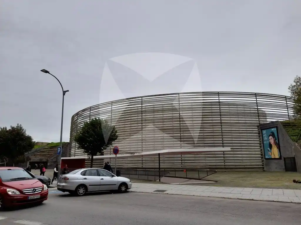 Außenansicht von Garage zum Verkauf in Badajoz