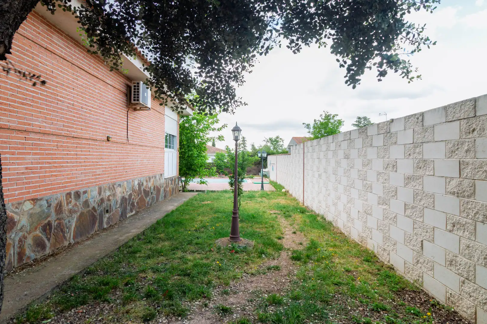 Jardín de Casa o chalet en venta en Nuevo Baztán con Aire acondicionado, Calefacción y Jardín privado