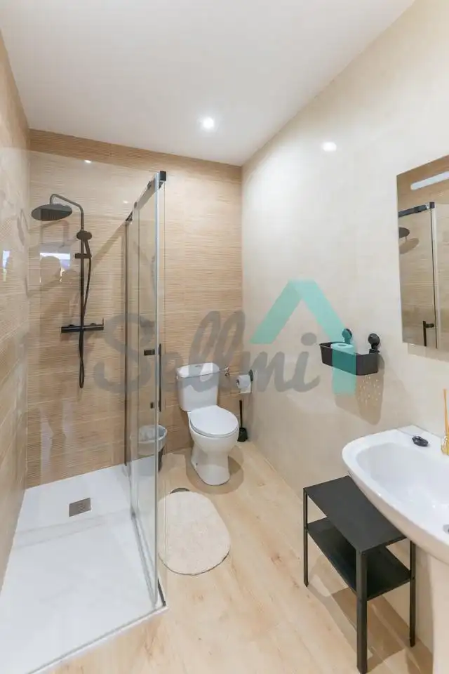 Bathroom of Houses for rent in Gijón   with Heating, Private garden and Terrace