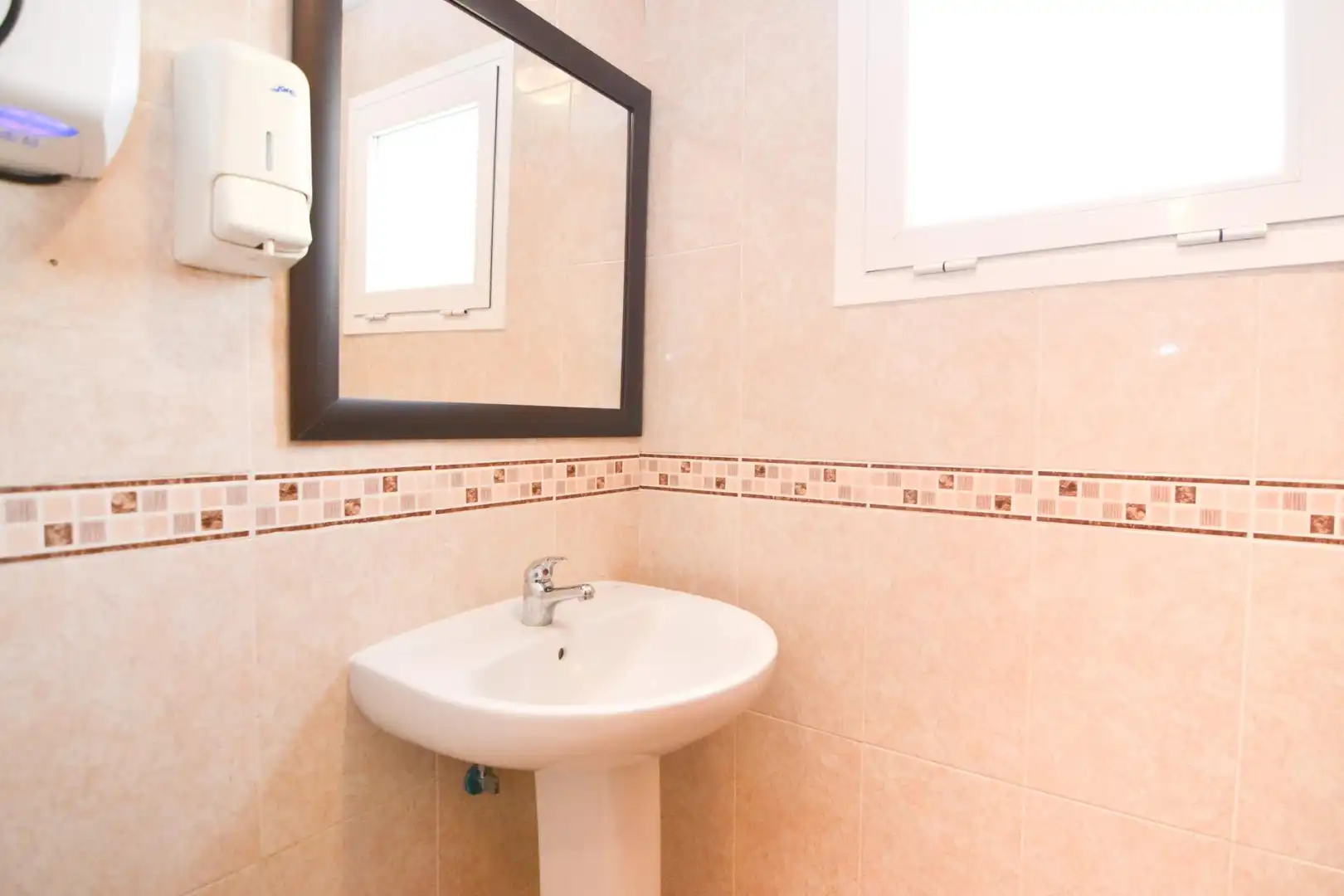 Bany de Casa o xalet en venda en Navalcarnero amb Terrassa, Traster i Piscina