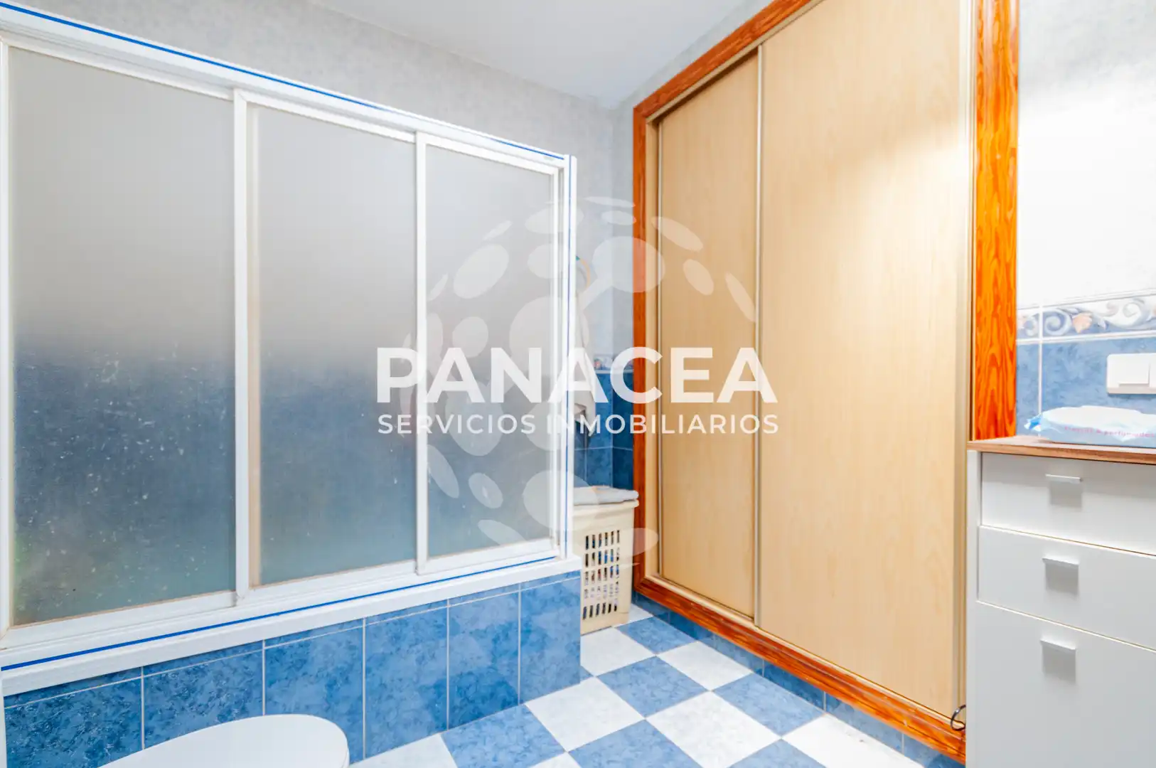 Detached homes for sale in Roquetas de Mar  with Furnished, Oven and Washing machine