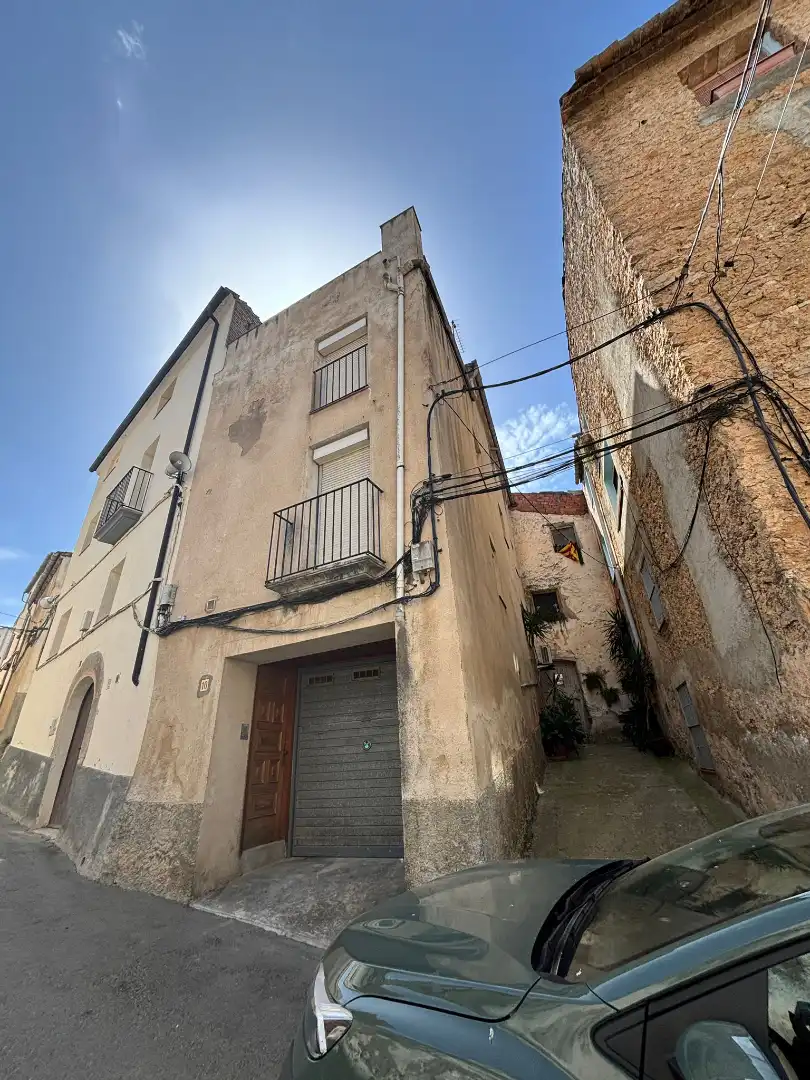 Vista exterior de Casa o chalet en venta en Tivissa con Terraza, Amueblado y Balcón
