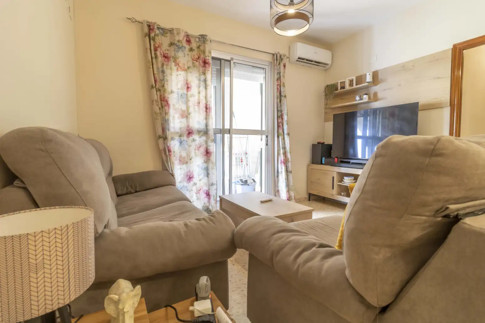 Sala de estar de Piso en venta en Sevilla con Aire acondicionado y Terraza