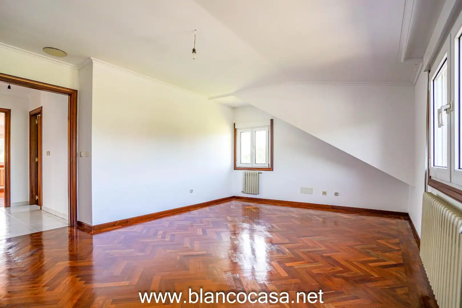 Casa o chalet en venta en Carballo con Calefacción, Jardín privado y Trastero