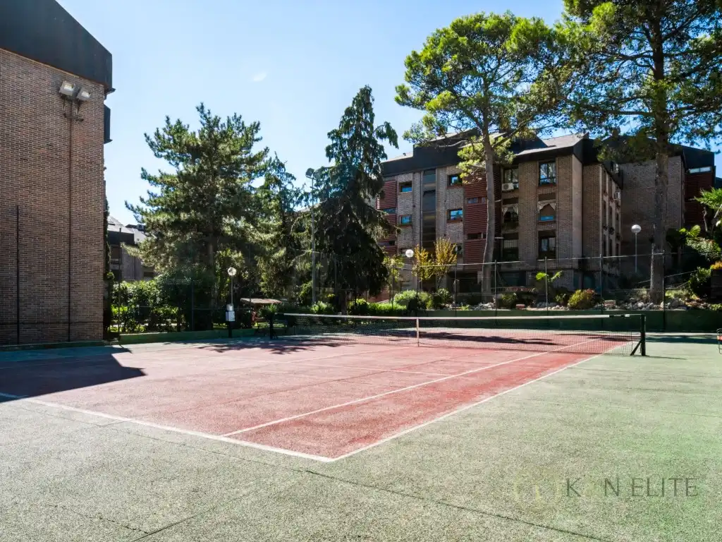 Vista exterior de Pis de lloguer en Las Rozas de Madrid amb Piscina