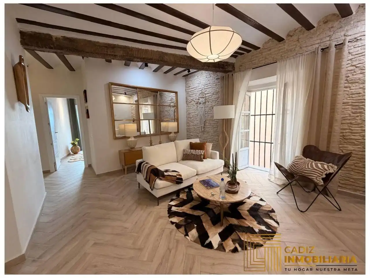 Sala d'estar de Pis en venda en Cádiz amb Moblat i Balcó