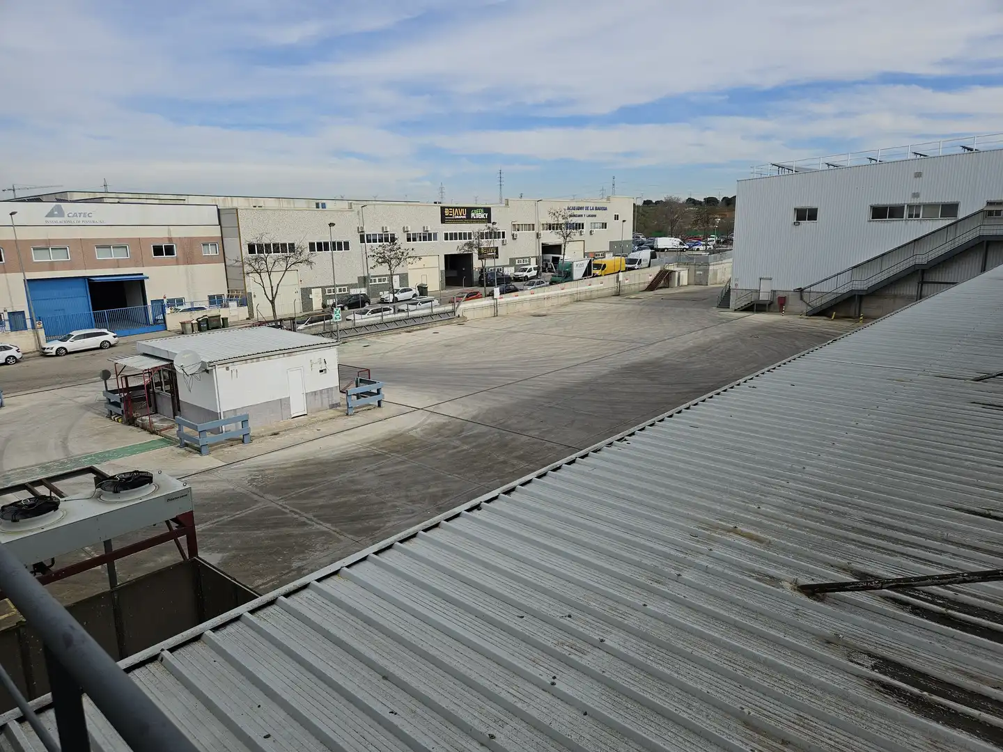 Vista exterior de Local de lloguer en Mejorada del Campo amb Aire condicionat