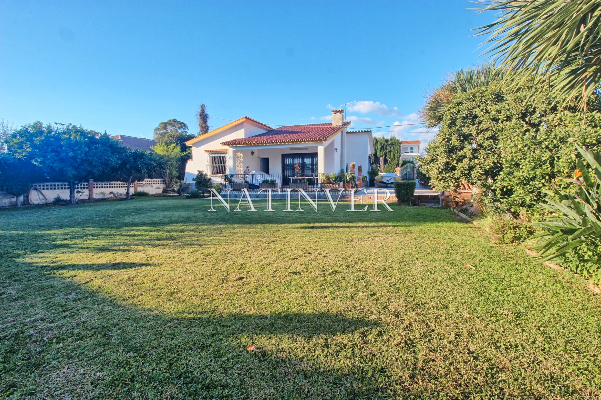 Vista exterior de Casa o xalet en venda en Rincón de la Victoria amb Jardí privat i Terrassa