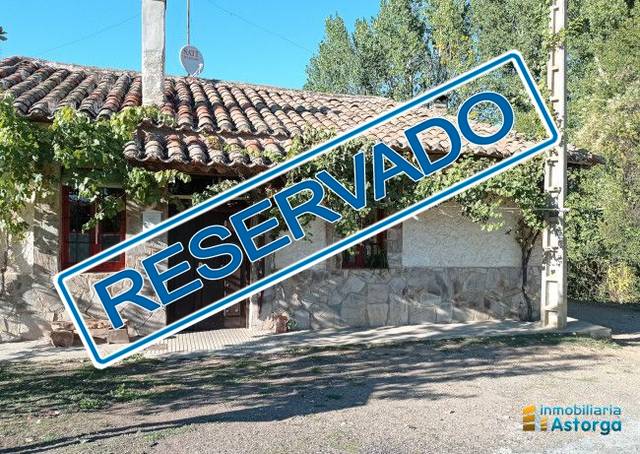Casa-chalet en Venta en Calle la Villa en Villaobispo de Otero