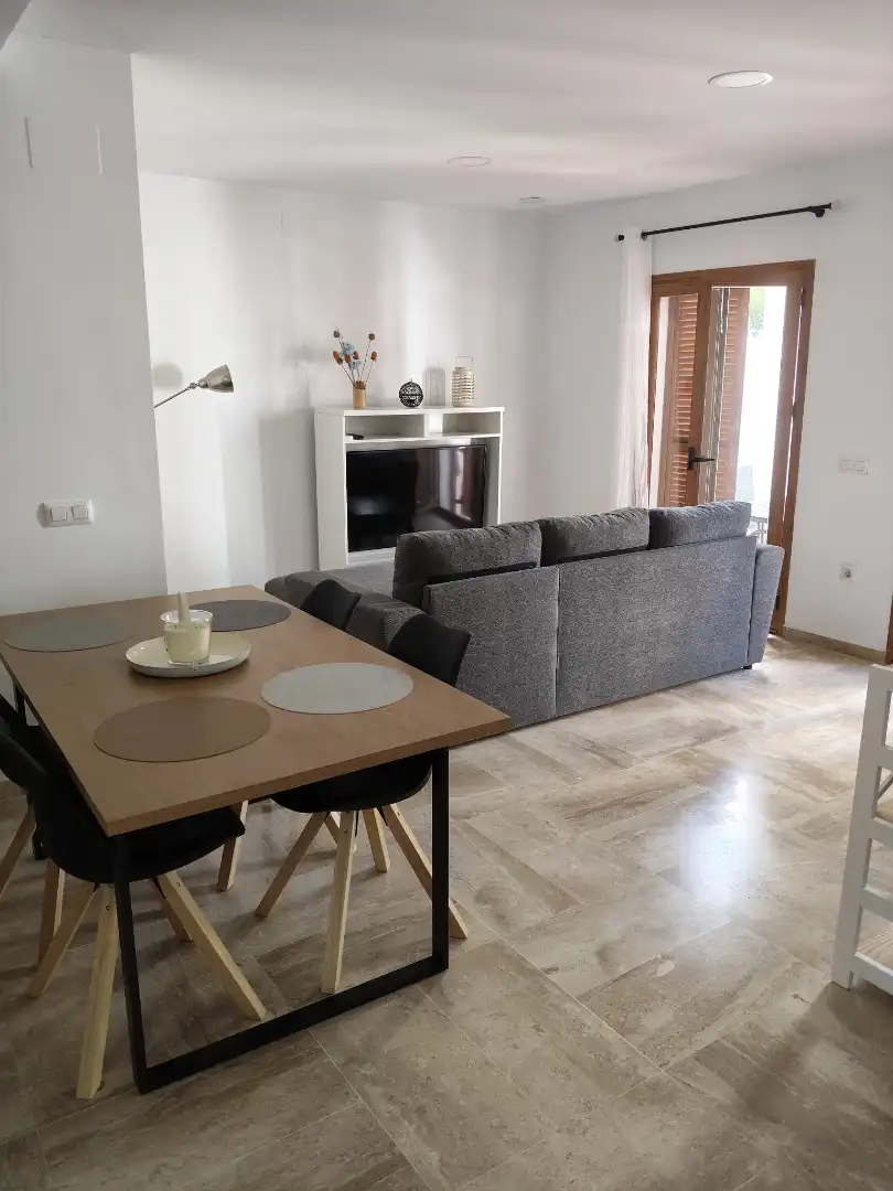 Sala de estar de Apartamento de alquiler en Chiclana de la Frontera con Aire acondicionado, Calefacción y Jardín privado