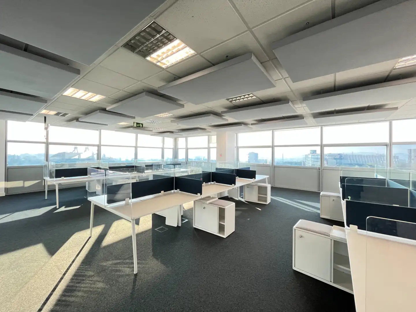 Büro zur Miete in Sant Cugat del Vallès mit Klimaanlage und Heizung