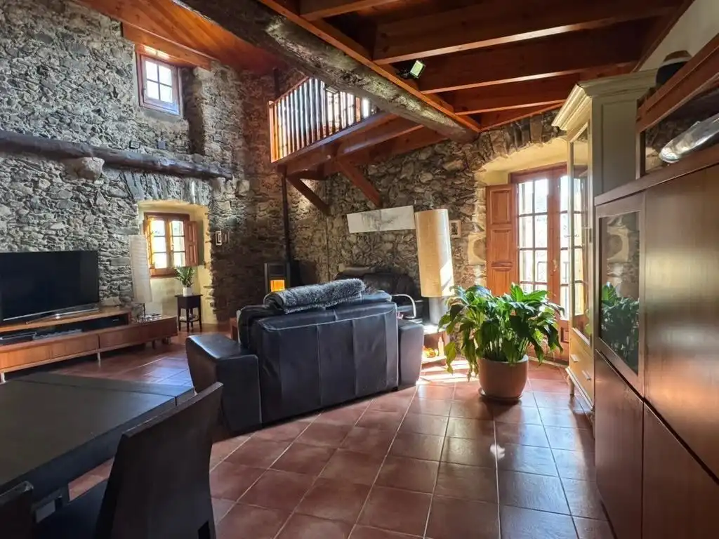 Sala d'estar de Finca rústica en venda en Rabós amb Calefacció, Terrassa i Balcó