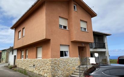 Exterior view of House or chalet for sale in Colunga  with Balcony