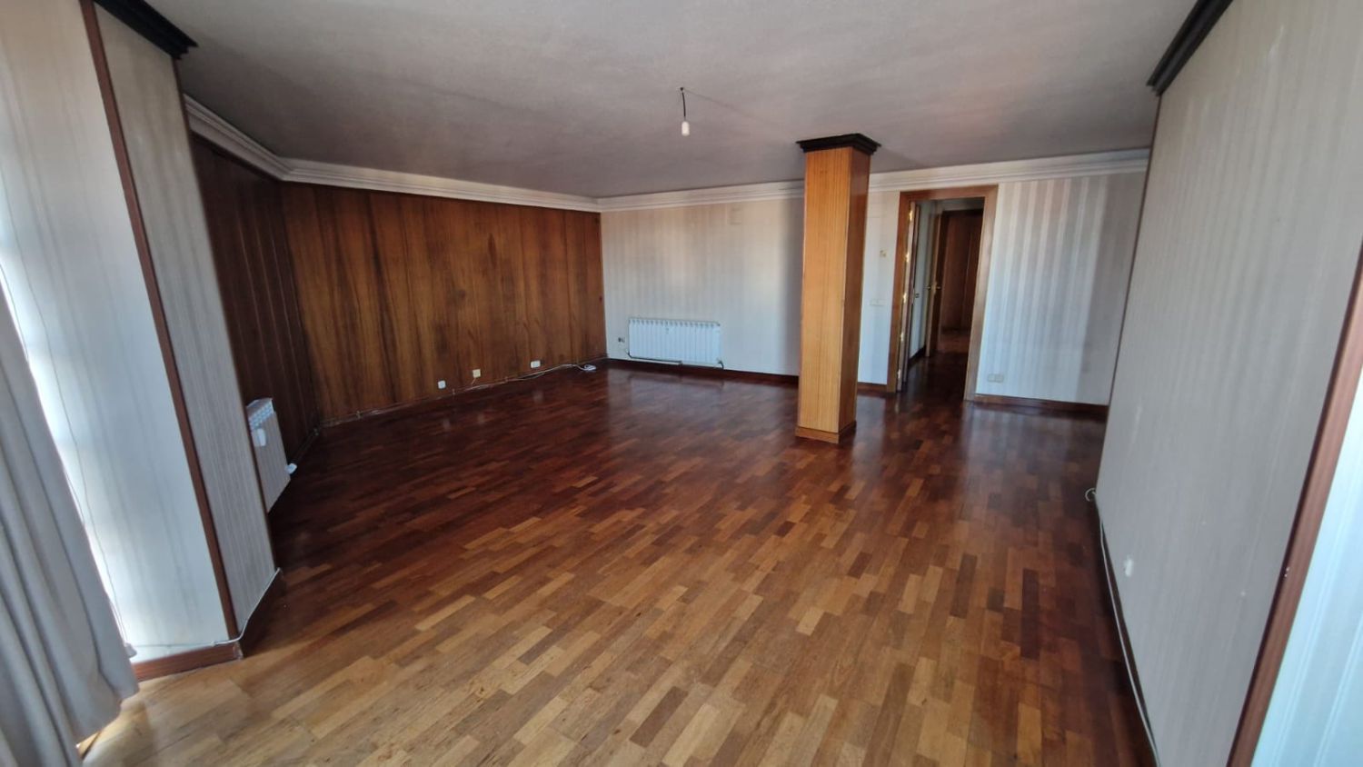 Living room of Flat to rent in León Capital   with Heating, Parquet flooring and Terrace