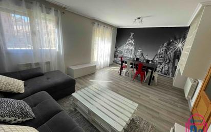 Living room of Single-family semi-detached for sale in Sariegos  with Heating, Private garden and Storage room