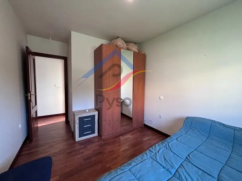 Habitación de Piso de alquiler en Miengo con Calefacción, Jardín privado y Amueblado