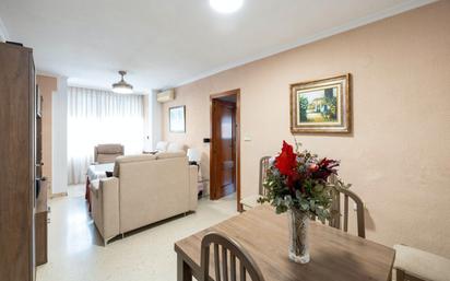 Sala d'estar de Apartament en venda en  Granada Capital amb Aire condicionat