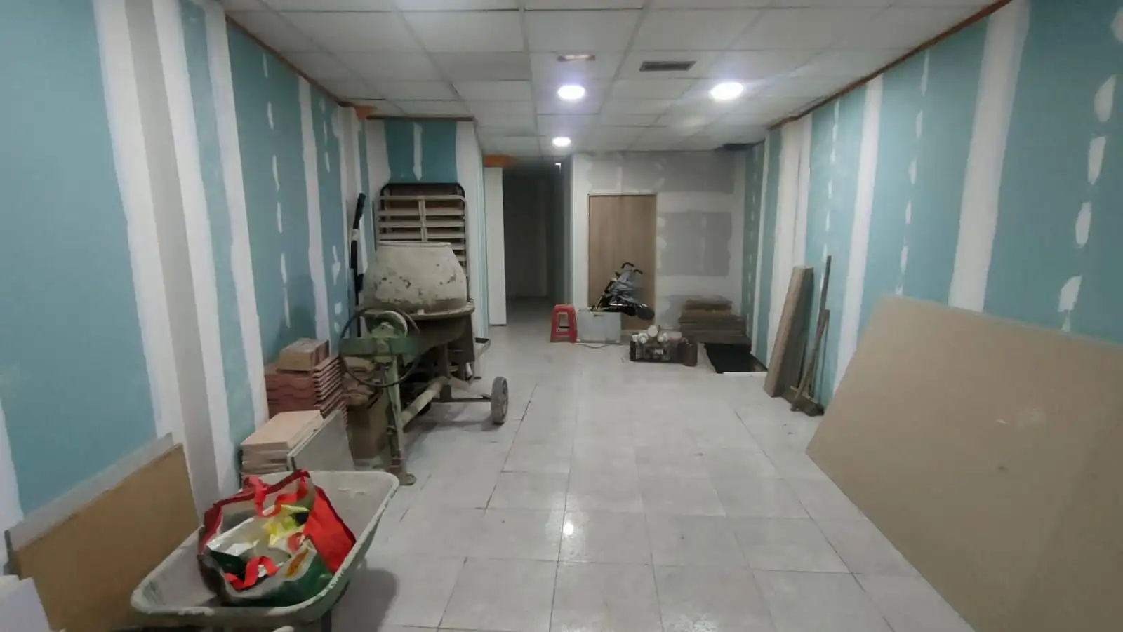 Business premises for sale in San Blas, imagen 5
