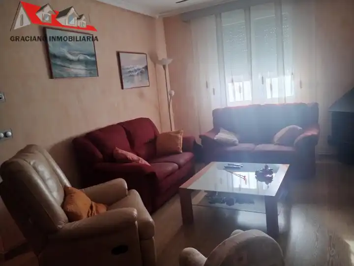 Adossat amb piscina en venda a La Gineta