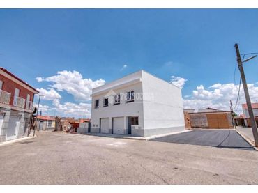 Casa aparellada en venda a Calvarrasa de Abajo