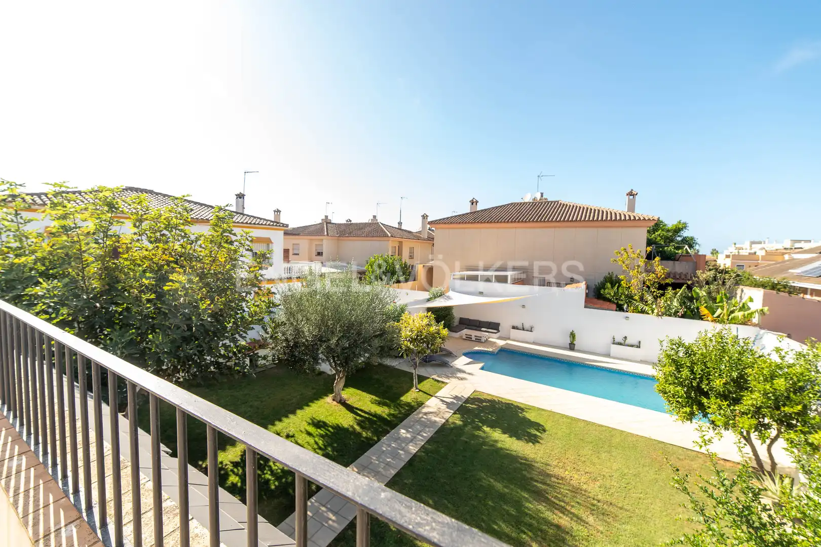 Vista exterior de Casa o xalet en venda en San Fernando amb Calefacció, Jardí privat i Terrassa