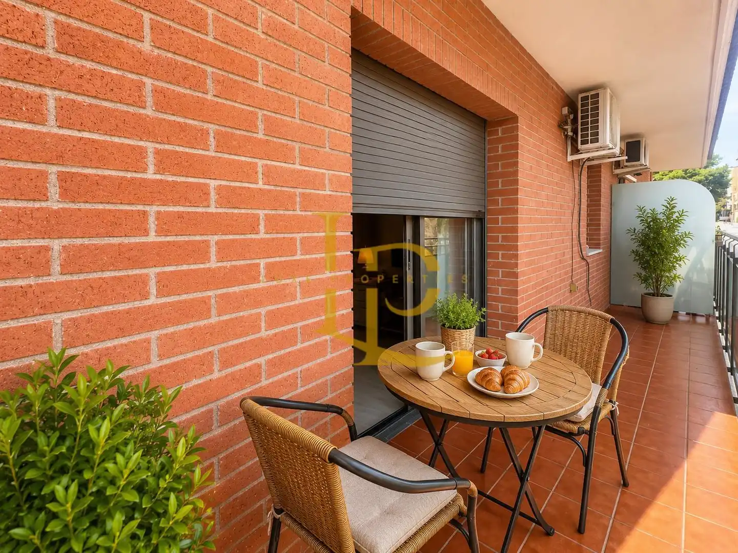 Duplex with terrace for sale in Carrer de la Mare de Déu de Lourdes, imagen 3
