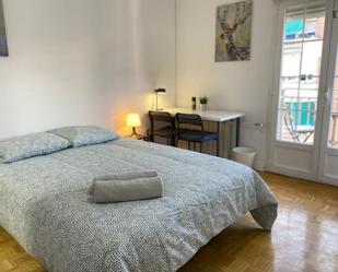 Dormitori de Apartament per a compartir en  Madrid Capital amb Calefacció, Moblat i Microones