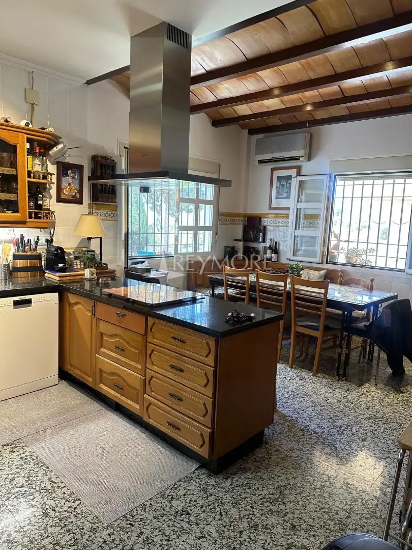 Houses for sale in Poniente-Norte - Miralbaida - Parque Azahara