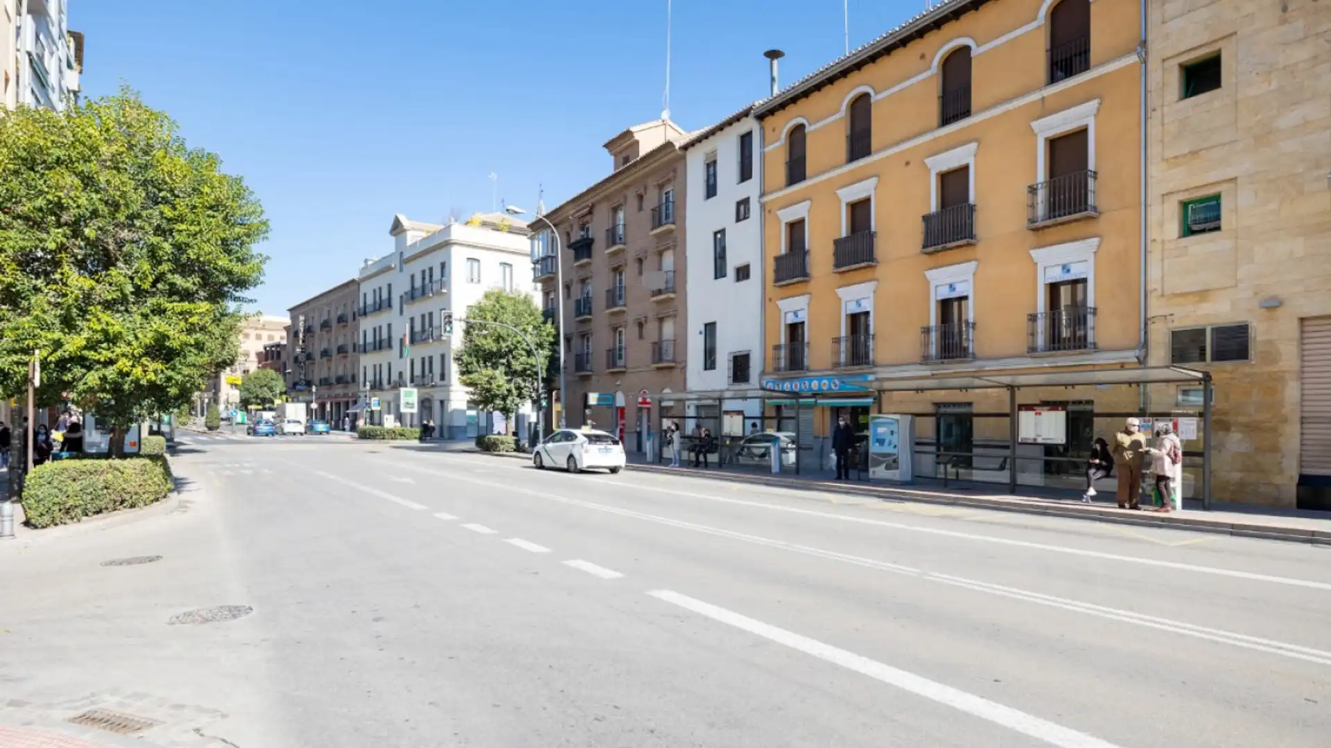 Vista exterior de Local de alquiler en  Granada Capital