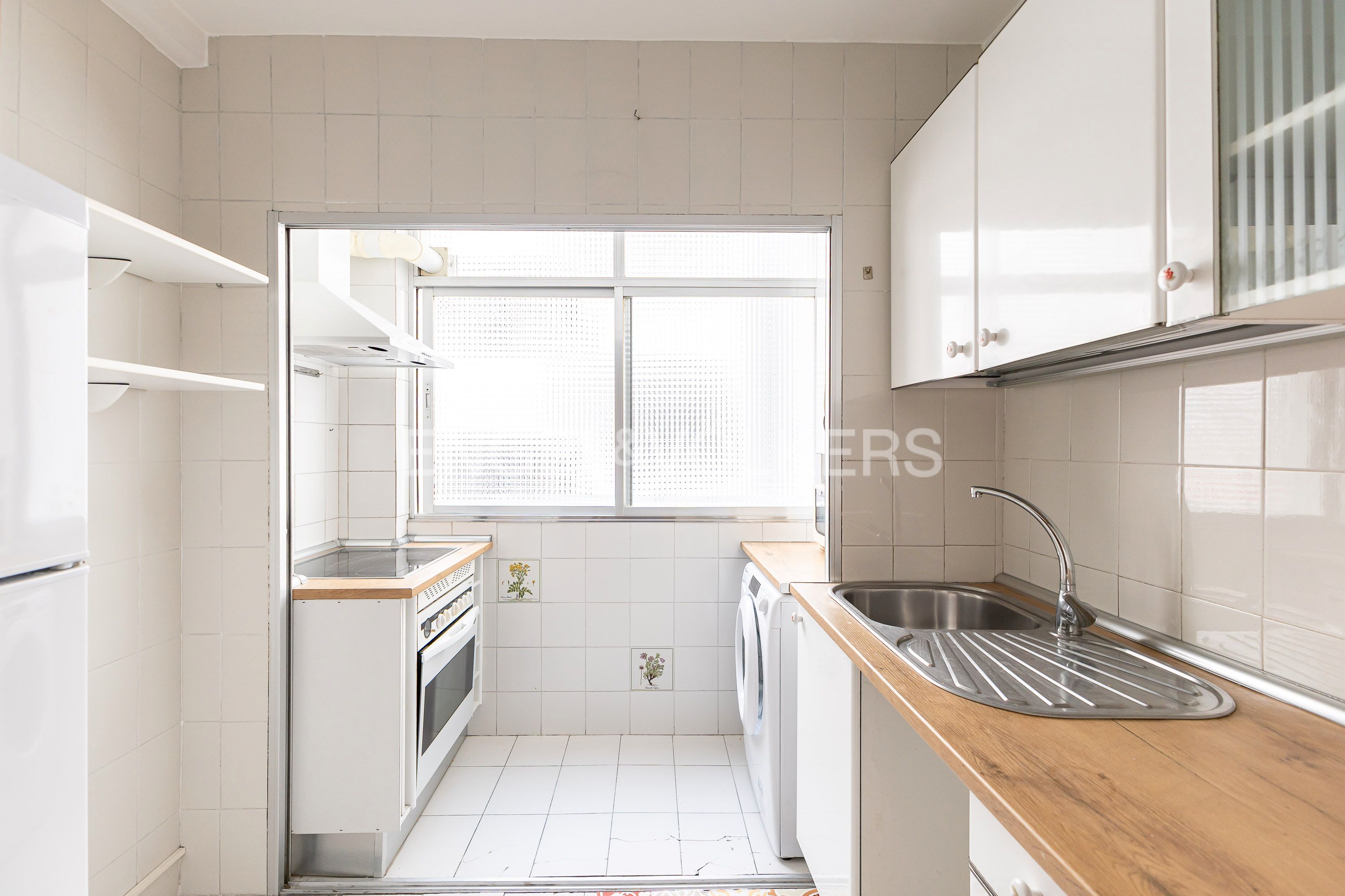 Kitchen of Apartment for sale in Alcorcón  with Air Conditioner, Heating and Parquet flooring