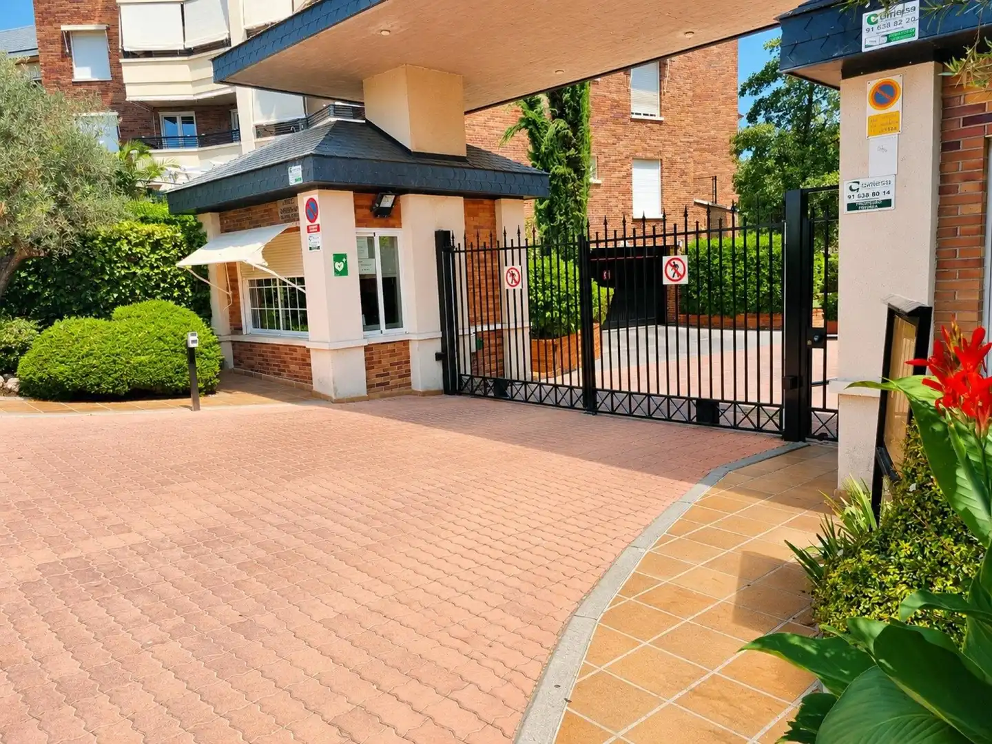 Parking de Piso en venta en Majadahonda con Calefacción, Terraza y Piscina comunitaria