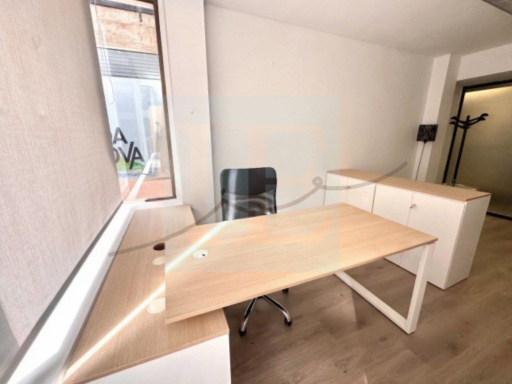 Oficina de alquiler en Carrer Dr. Nequi, 5, Centro