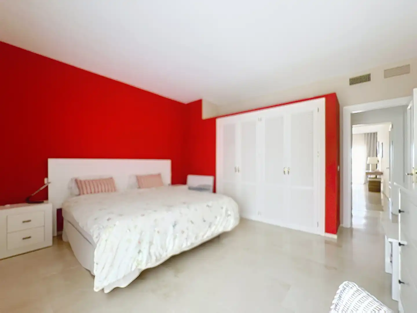 Habitación de Apartamento en venta en Manilva con Aire acondicionado, Terraza y Piscina