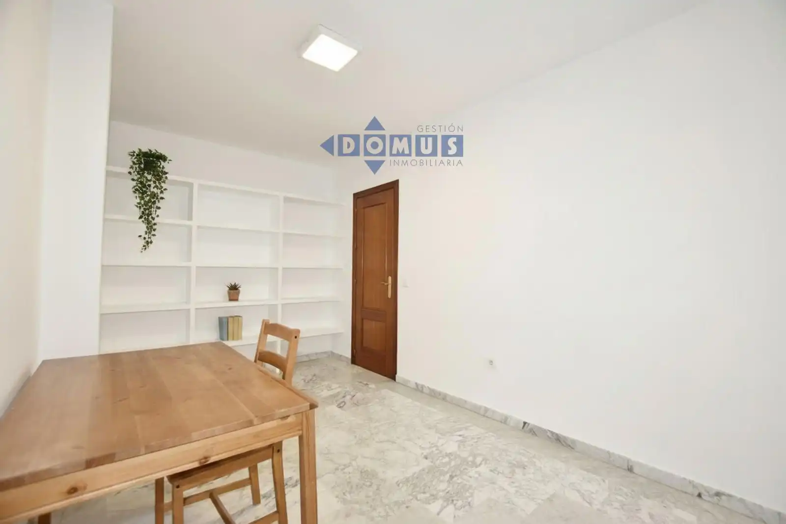 Comedor de Piso en venta en Ronda con Aire acondicionado, Terraza y Amueblado