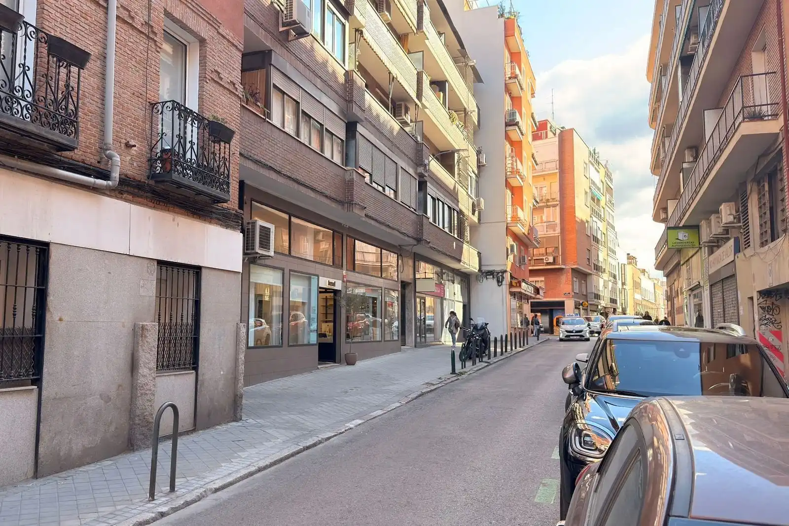 Vista exterior de Pis en venda en Madrid amb Calefacció i TV