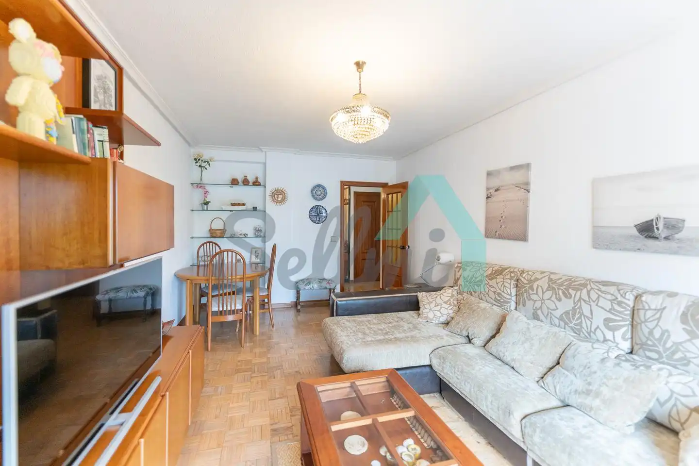 Living room of Flat for rent in Oviedo   with Heating, Parquet flooring and Furnished
