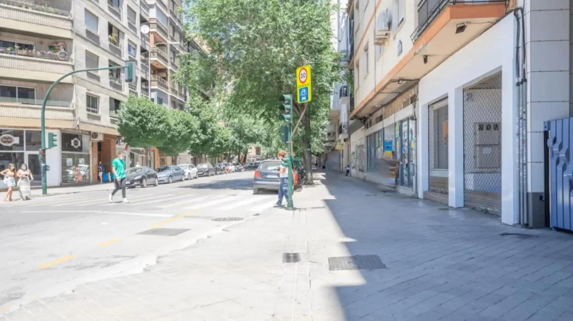 Exterior view of Garage for sale in Granada