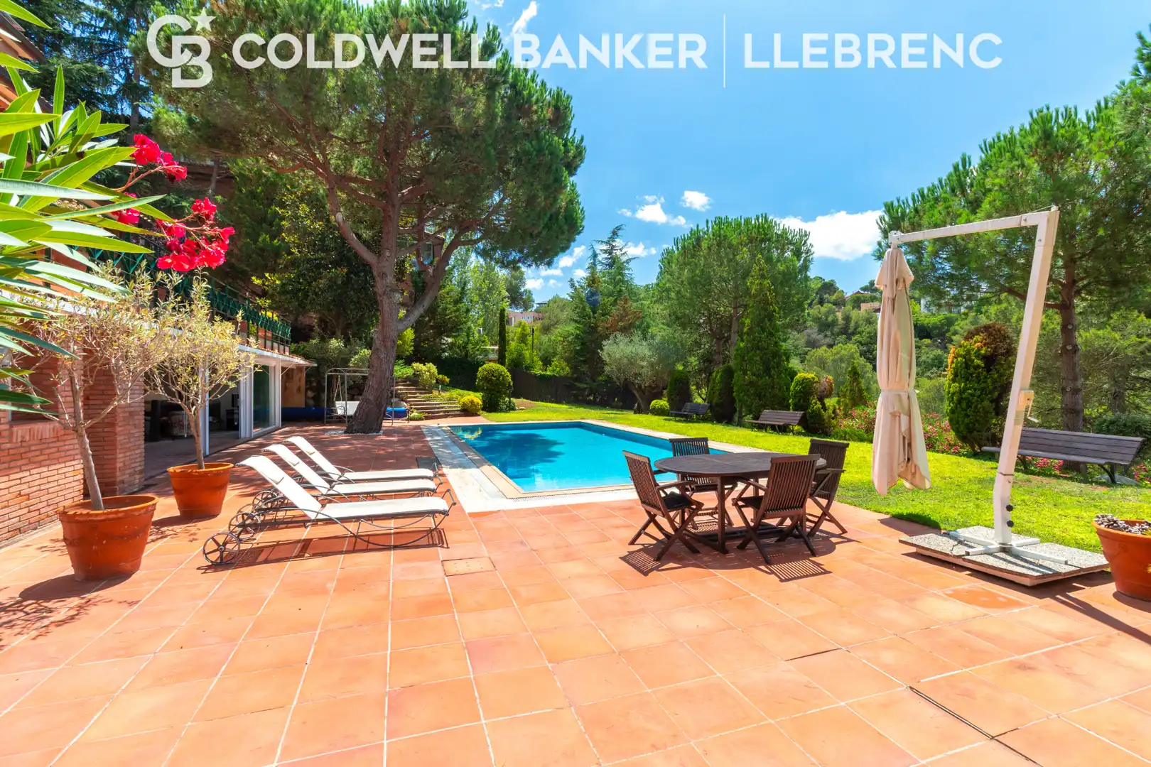 Vista exterior de Casa o chalet en venta en Barcelona con Calefacción, Jardín privado y Parquet