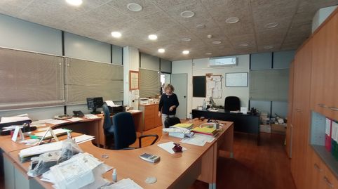 ¡Gran oportunidad! Local esquinero de 206 m² en venta en La Llagosta, imatge 2