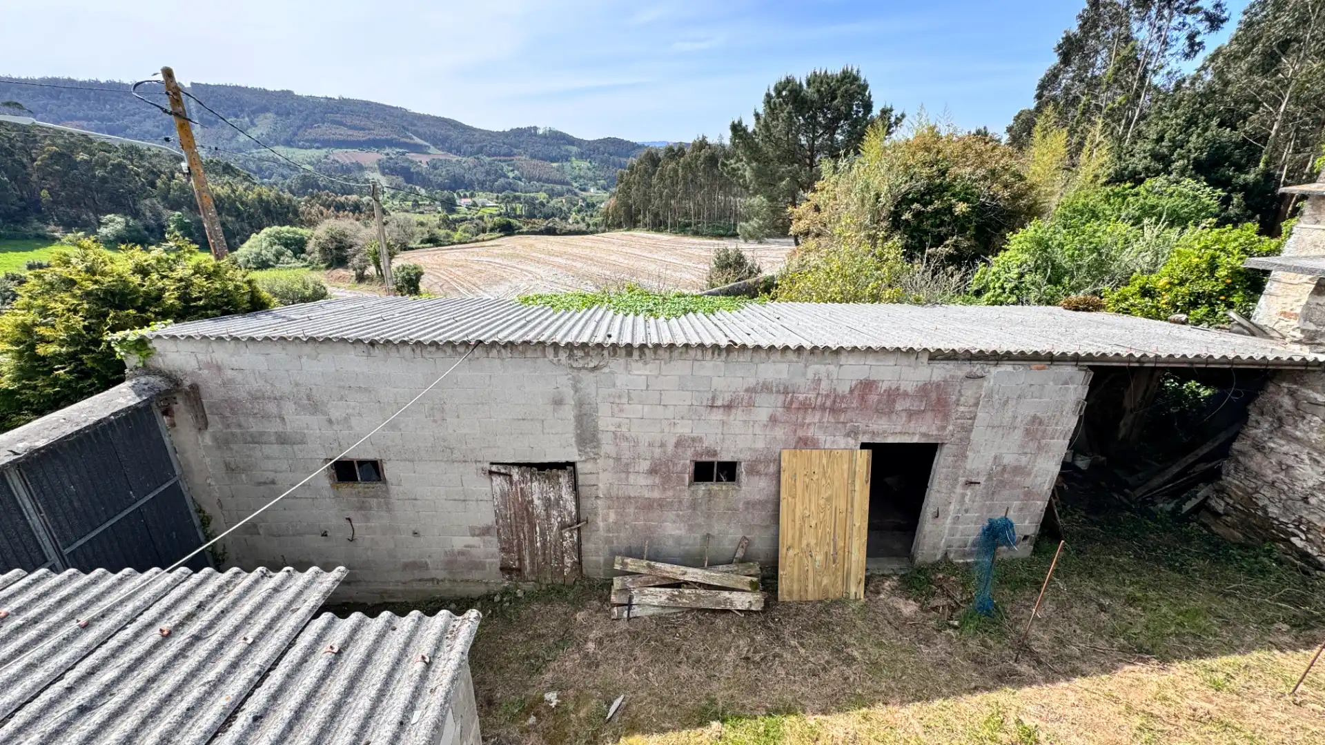 Vista exterior de Casa o chalet de alquiler en Carballo con Parquet, Trastero y Amueblado