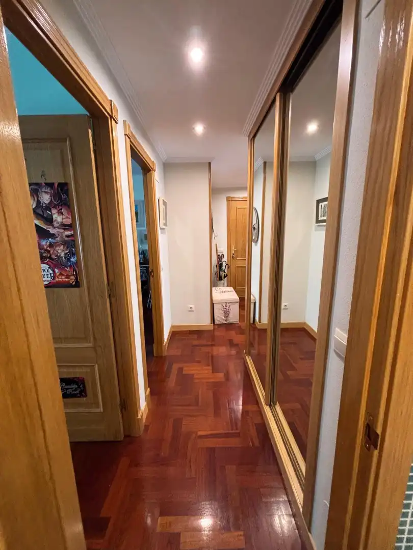 Piso en venta en Oviedo  con Calefacción, Parquet y Trastero