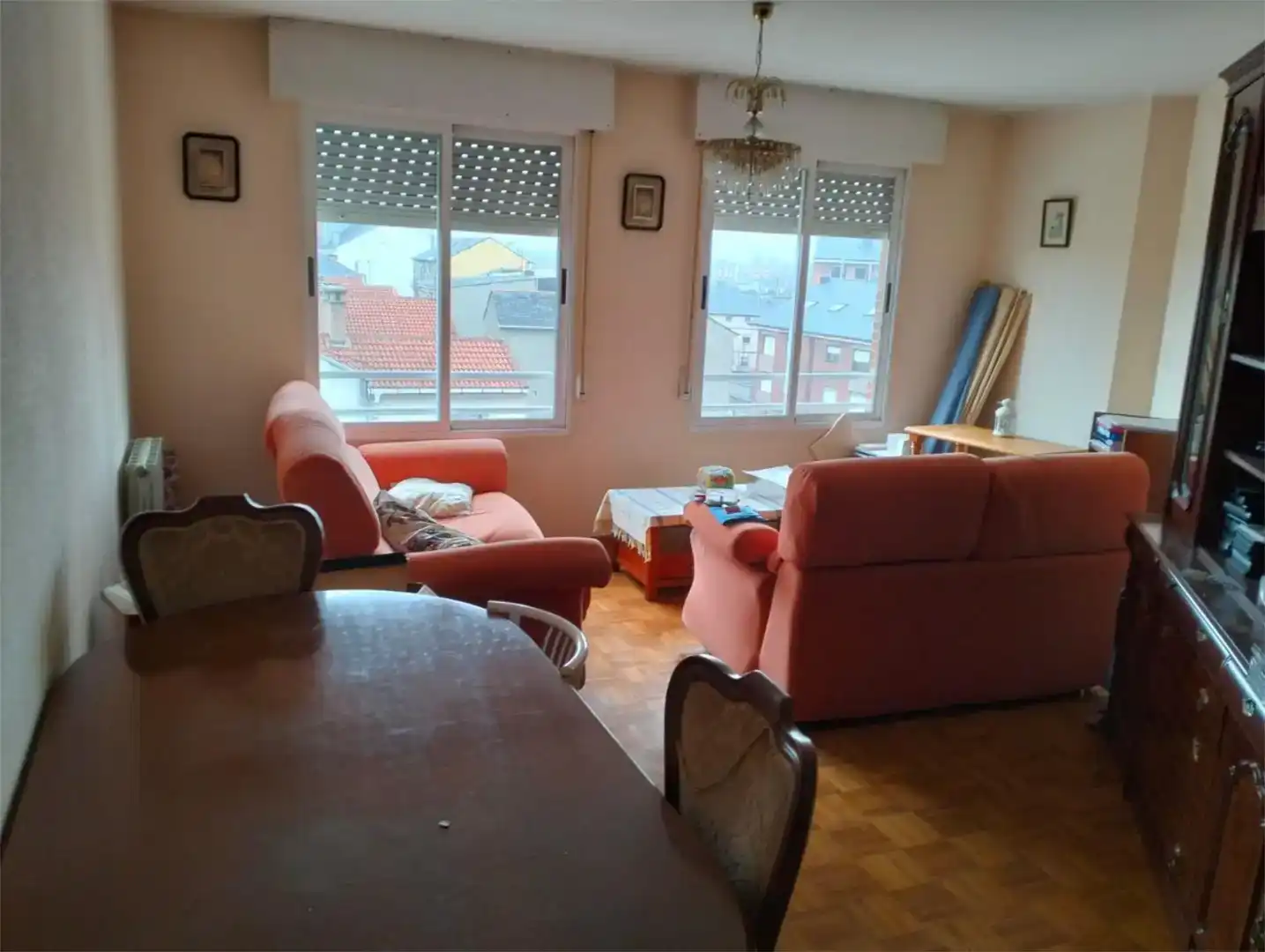 Sala d'estar de Pis en venda en Ponferrada amb Parquet, Moblat i Balcó